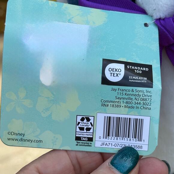 Stitch Plush White Blanket Disney Soft Throw 50" x 70” Pineapple Adorable New - Picture 4 of 11